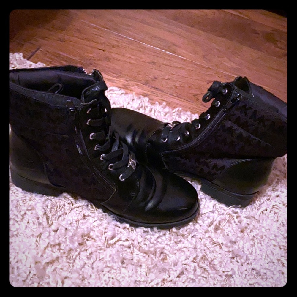 MK cute shoes 👠